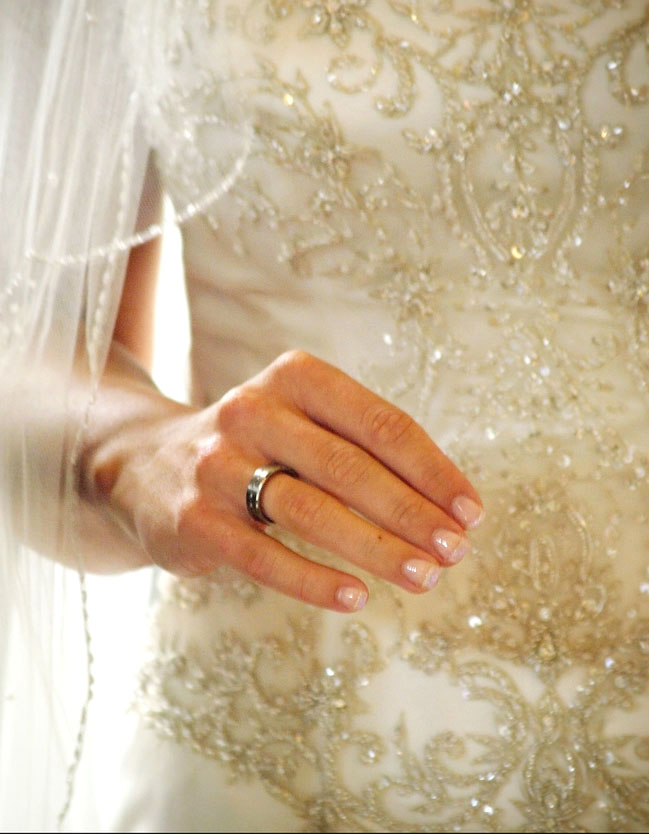 wedding-ring-photography